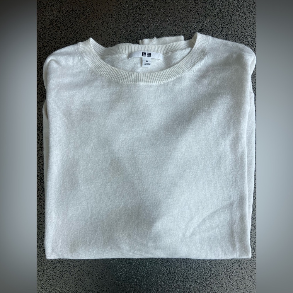 Uniqlo White Crewneck Sweater